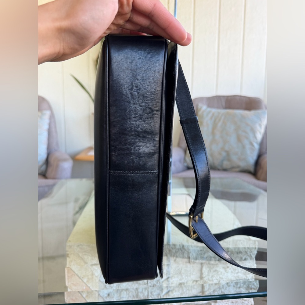 Celine Vintage Shoulder Bag W/ Dry Peeling Inside - Picture 8 of 14